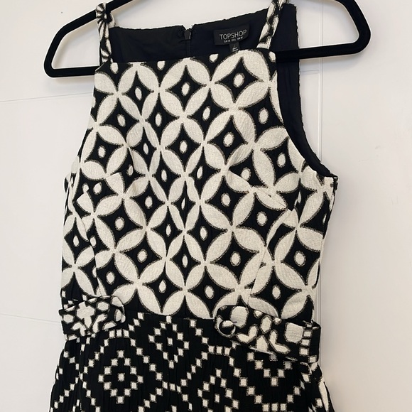 Topshop Sheath Dress - Picture 2 of 7